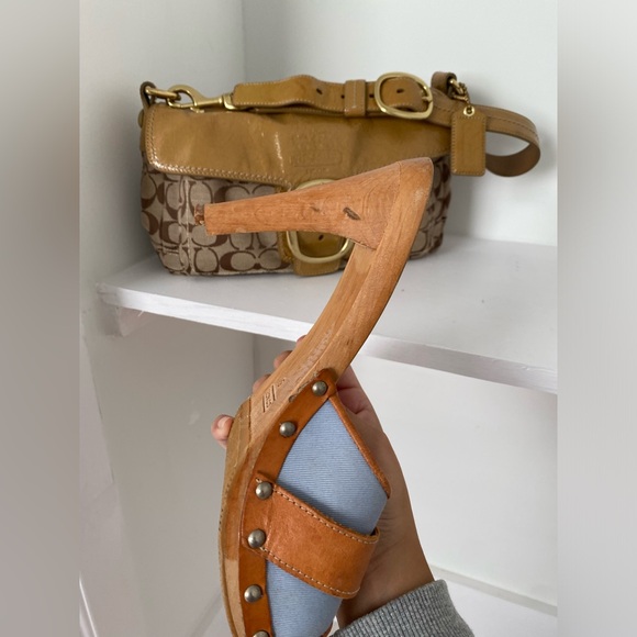 SOLD***💫VINTAGE COACH WOODEN MULE HEELS! 💫 - Picture 7 of 12